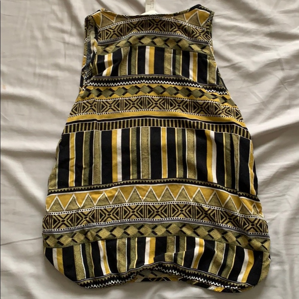 African pattern top. - Picture 2 of 2